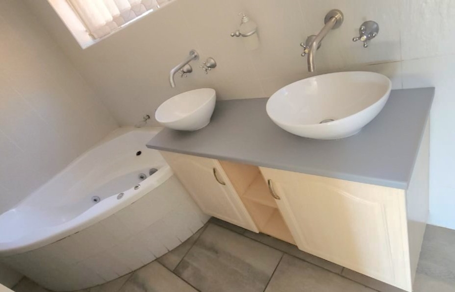 3 Bedroom Property for Sale in Ifafi North West